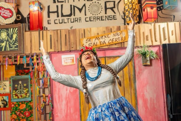 Projeto Sorriso Cearense leva estudantes a uma noite de humor e cultura no Ceará
