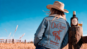 Old Parr inaugura Bar & Store em Jaguariúna com collab com a Wrangler