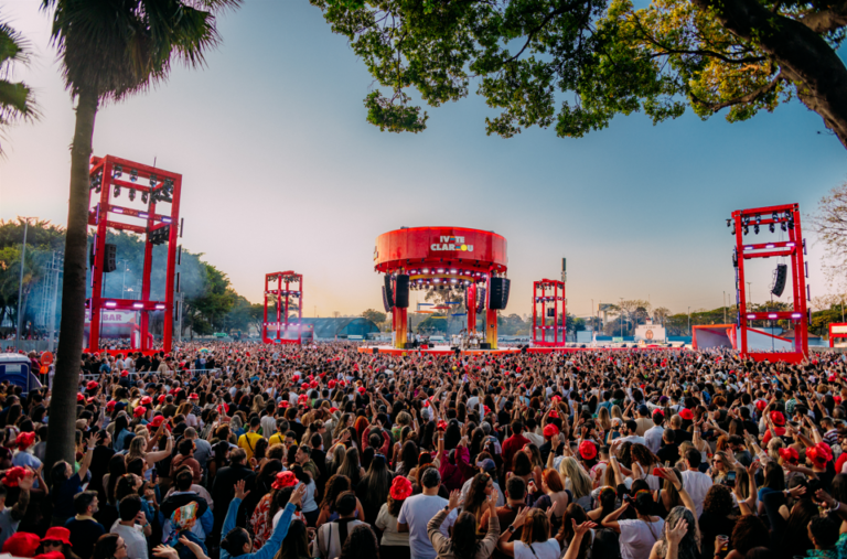 Ivete Sangalo leva turnê Ivete Clareou a Fortaleza em outubro